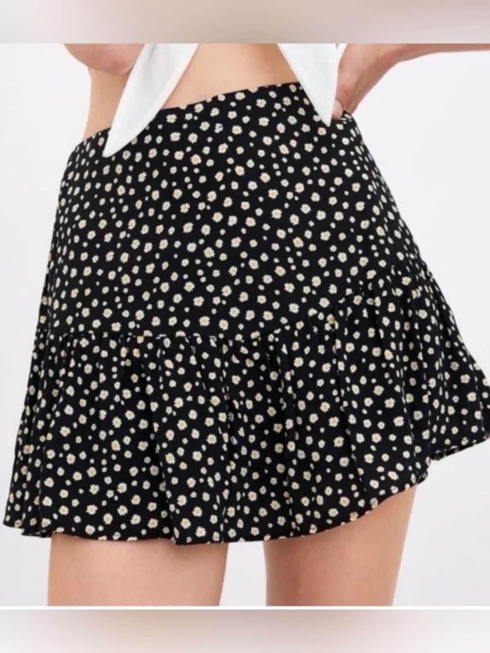 Zara Women's Black Floral Ruffle Mini Skirt